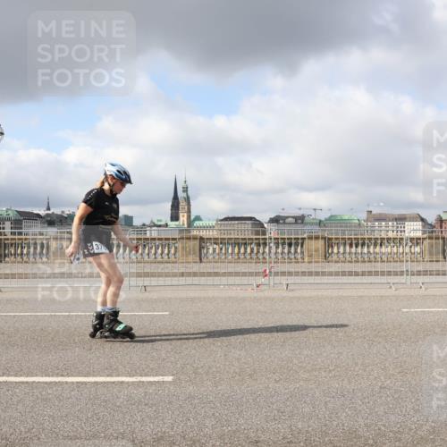 29.06.2025 - hella hamburg halbmarathon Lena Gebhardt http://msf.ph/oto/8289250 29.06.2025 09:05:48 Lombardsbrücke  meine-sportfotos.de