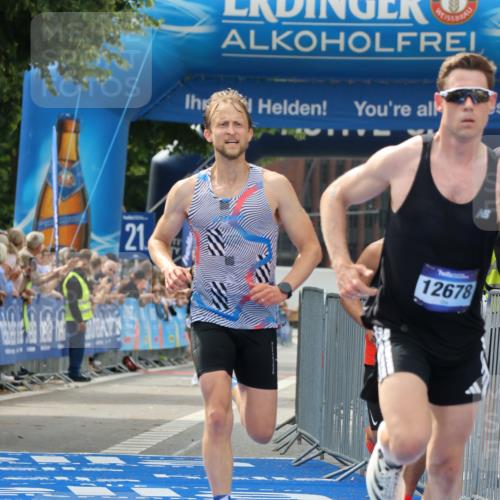 29.06.2025 - hella hamburg halbmarathon Strokosch-Dieckow http://msf.ph/oto/8289253 29.06.2025 10:20:13 Ziel 54, 12678, 14302, 16245 meine-sportfotos.de