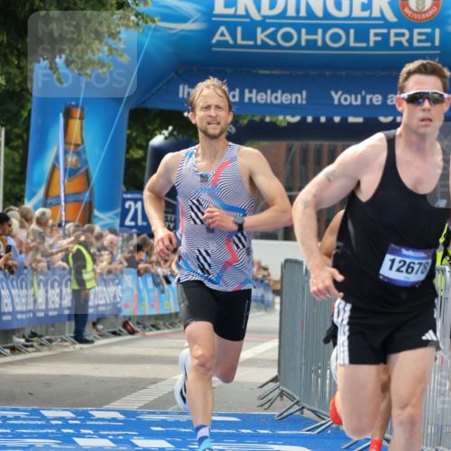 29.06.2025 - hella hamburg halbmarathon Strokosch-Dieckow http://msf.ph/oto/8289275 29.06.2025 10:20:13 Ziel 54, 12678, 14302, 16245 meine-sportfotos.de