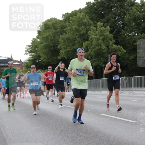 29.06.2025 - hella hamburg halbmarathon Jannik Wohlers http://msf.ph/oto/8289277 29.06.2025 10:04:06 Lombardsbrücke 1213, 1377, 1674, 2011, 2852, 3994, 4146, 4587, 5354, 5365, 8217, 9489, 10213, 10709, 10834, 10962, 12924, 12998, 13625, 14340, 14436, 14917, 16128, 16145, 16753, 16989, 17071, 17113, 17434, 17569, 17685, 17686, 17763, 18098, 18520, 18525 meine-sportfotos.de