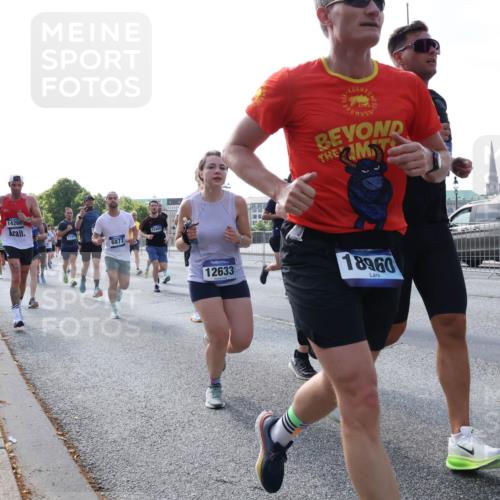 29.06.2025 - hella hamburg halbmarathon Lena Gebhardt http://msf.ph/oto/8289309 29.06.2025 09:58:39 Lombardsbrücke 14266, 6877, 13465, 12633, 18960, 415, 1034, 1190, 1285, 1410, 1485, 1727, 1815, 1946, 1951, 2029, 2034, 2518, 2656, 2840, 2883, 2907, 3041, 3097, 3334, 3819, 3859, 3952, 4120, 4152, 4167, 4903, 5077, 5084, 5093, 5259, 5378, 5721, 5894, 6164, 6272, 6294, 6433, 6592, 6629, 6657, 6759, 6877, 6897, 7082, 7369, 7716, 7732, 7856, 7896, 8068, 8154, 8311, 8322, 8393, 8508, 8590, 8639, 8721, 8825, 9012, 9057, 9562, 9656, 9727, 9770, 10084, 10488 meine-sportfotos.de