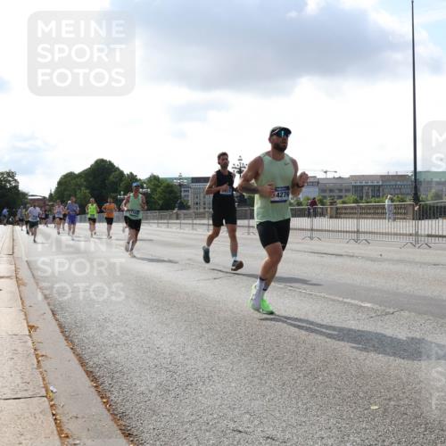29.06.2025 - hella hamburg halbmarathon Lena Gebhardt http://msf.ph/oto/8289355 29.06.2025 09:46:14 Lombardsbrücke 4276, 000055, 1080, 1344, 1686, 1894, 2460, 2525, 3809, 3843, 3955, 4463, 4812, 5042, 5187, 5550, 6169, 6495, 6878, 7055, 7186, 7534, 7845, 7880, 7901, 7965, 8062, 8784, 8864, 8956, 9345, 10270, 10298, 10453, 10484, 10865, 10929, 11199, 11230, 11282, 11833, 12189, 12232, 12681, 12987, 13167, 13252, 13343, 13617, 13686, 13754, 14167, 14276, 14293, 15115, 15391, 15689, 16065, 16140, 16243, 16507, 16580, 16931, 17213, 17768 meine-sportfotos.de