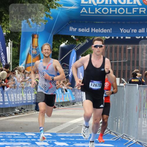 29.06.2025 - hella hamburg halbmarathon Strokosch-Dieckow http://msf.ph/oto/8289436 29.06.2025 10:20:12 Ziel 54, 12678, 14302, 16245 meine-sportfotos.de