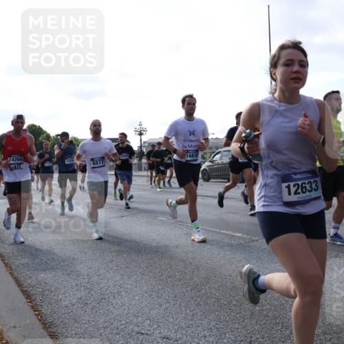 29.06.2025 - hella hamburg halbmarathon Lena Gebhardt http://msf.ph/oto/8289457 29.06.2025 09:58:40 Lombardsbrücke 4266, 1727, 12526, 13465, 6877, 16830, 12633, 1034, 1190, 1285, 1410, 1485, 1727, 1815, 1946, 1951, 2029, 2034, 2518, 2656, 2840, 2883, 2907, 3041, 3097, 3334, 3819, 3859, 3952, 4120, 4152, 4167, 4903, 5077, 5084, 5093, 5259, 5378, 5721, 5894, 6272, 6294, 6433, 6592, 6629, 6657, 6759, 6877, 6897, 7082, 7369, 7716, 7732, 7856, 7896, 8068, 8154, 8311, 8322, 8393, 8590, 8639, 8721, 8825, 9012, 9057, 9562, 9655, 9656, 9727, 9770, 10084, 10488 meine-sportfotos.de