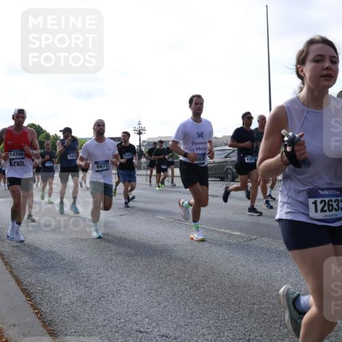 29.06.2025 - hella hamburg halbmarathon Lena Gebhardt http://msf.ph/oto/8289494 29.06.2025 09:58:40 Lombardsbrücke 14266, 1727, 12526, 6877, 13465, 6830, 4167, 12633, 1034, 1190, 1285, 1410, 1485, 1727, 1815, 1946, 1951, 2029, 2034, 2518, 2656, 2840, 2883, 2907, 3041, 3097, 3334, 3819, 3859, 3952, 4120, 4152, 4167, 4903, 5077, 5084, 5093, 5259, 5378, 5721, 5894, 6272, 6294, 6433, 6592, 6629, 6657, 6759, 6877, 6897, 7082, 7369, 7716, 7732, 7856, 7896, 8068, 8154, 8311, 8322, 8393, 8590, 8639, 8721, 8825, 9012, 9057, 9562, 9655, 9656, 9727, 9770, 10084, 10488 meine-sportfotos.de