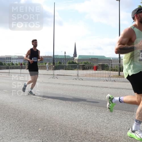 29.06.2025 - hella hamburg halbmarathon Lena Gebhardt http://msf.ph/oto/8289516 29.06.2025 09:46:15 Lombardsbrücke 17826, 3955, 14276, 1080, 1344, 1686, 1894, 2460, 2525, 3809, 3843, 3955, 4463, 4477, 4812, 5042, 5187, 5550, 6169, 6495, 6878, 7055, 7186, 7534, 7845, 7880, 7901, 7965, 8062, 8784, 8864, 8956, 9345, 10270, 10298, 10453, 10484, 10865, 10929, 11199, 11230, 11282, 11833, 12189, 12232, 12681, 12987, 13167, 13252, 13343, 13617, 13686, 13754, 13961, 14167, 14276, 14293, 15115, 15391, 15689, 16065, 16140, 16243, 16507, 16580, 16931, 17213, 17768 meine-sportfotos.de