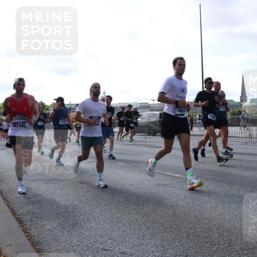 29.06.2025 - hella hamburg halbmarathon Lena Gebhardt http://msf.ph/oto/8289519 29.06.2025 09:58:40 Lombardsbrücke 14266, 1727, 12526, 7718, 13465, 1683, 6755, 4167, 116, 1034, 1190, 1285, 1410, 1485, 1727, 1815, 1946, 1951, 2029, 2034, 2518, 2656, 2840, 2883, 2907, 3041, 3097, 3334, 3819, 3859, 3952, 4120, 4152, 4167, 4903, 5077, 5084, 5093, 5259, 5378, 5721, 5894, 6272, 6294, 6433, 6592, 6629, 6657, 6759, 6877, 6897, 7082, 7369, 7716, 7732, 7856, 7896, 8068, 8154, 8311, 8322, 8393, 8590, 8639, 8721, 8825, 9012, 9057, 9562, 9655, 9656, 9727, 9770, 10084, 10488 meine-sportfotos.de