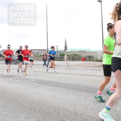 29.06.2025 - hella hamburg halbmarathon Lena Gebhardt http://msf.ph/oto/8289564 29.06.2025 10:55:39 Lombardsbrücke 9858, 9857, 17, 1616, 1873, 1917, 3101, 3115, 3157, 3244, 3577, 4039, 4265, 4470, 4628, 4896, 5040, 5220, 5222, 5483, 5487, 5575, 6055, 6056, 6113, 6257, 6594, 7219, 7548, 7680, 7766, 7969, 8110, 8403, 8519, 8527, 8532, 8533, 8626, 8648, 9548, 9614, 9618, 9857, 9858, 9861, 9865, 9956, 10094, 10436, 10438, 10449, 10458, 10559, 10593, 10885, 11109, 11903, 11962, 11963, 12695, 12902, 13098, 13230, 14727, 15152, 15160, 16385 meine-sportfotos.de