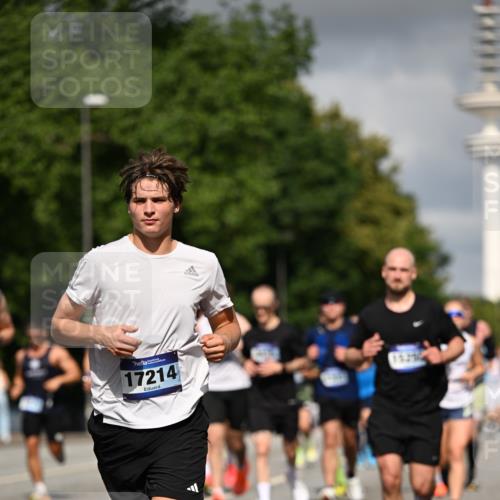 29.06.2025 - hella hamburg halbmarathon Dr. Thomas Lammeyer http://msf.ph/oto/8289565 29.06.2025 09:53:24 Kennedybrücke 1343, 1445, 1615, 1800, 1975, 2324, 2573, 2949, 3282, 3431, 3530, 4303, 4425, 5248, 5889, 6123, 6682, 7495, 7796, 8370, 8629, 8925, 9264, 9265, 9294, 9296, 9979, 10894, 10930 meine-sportfotos.de