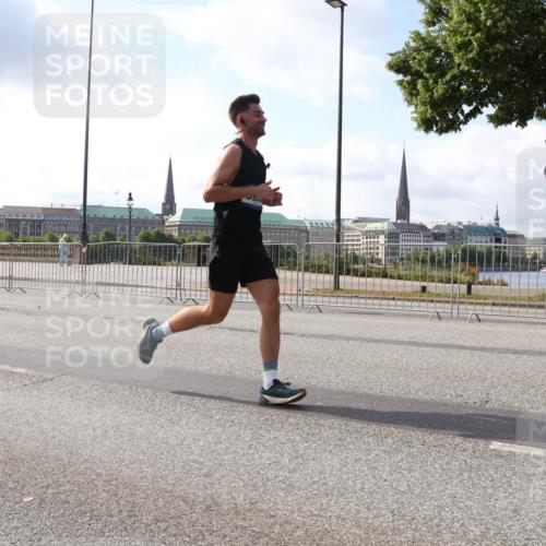 29.06.2025 - hella hamburg halbmarathon Lena Gebhardt http://msf.ph/oto/8289576 29.06.2025 09:46:15 Lombardsbrücke 1080, 1344, 1686, 1894, 2460, 2525, 3809, 3843, 3955, 4463, 4477, 4812, 5042, 5187, 5550, 6169, 6495, 6878, 7055, 7186, 7534, 7845, 7880, 7901, 7965, 8062, 8784, 8864, 8956, 9345, 10270, 10298, 10453, 10484, 10865, 10929, 11199, 11230, 11282, 11833, 12189, 12232, 12681, 12987, 13167, 13252, 13343, 13617, 13686, 13754, 13961, 14167, 14276, 14293, 15115, 15391, 15689, 16065, 16140, 16243, 16507, 16580, 16931, 17213, 17768 meine-sportfotos.de