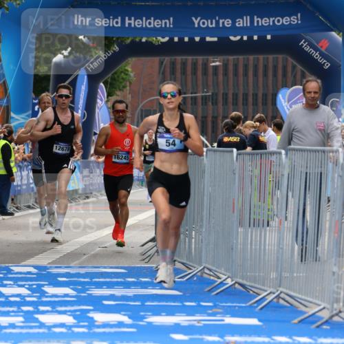 29.06.2025 - hella hamburg halbmarathon Strokosch-Dieckow http://msf.ph/oto/8289589 29.06.2025 10:20:09 Ziel 54, 11829, 12678, 14302 meine-sportfotos.de