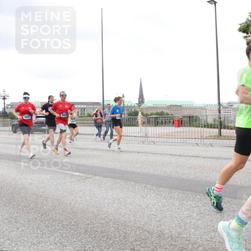 29.06.2025 - hella hamburg halbmarathon Lena Gebhardt http://msf.ph/oto/8289609 29.06.2025 10:55:39 Lombardsbrücke 9858, 9857, 17, 1616, 1873, 1917, 3101, 3115, 3157, 3244, 3577, 4039, 4265, 4470, 4628, 4896, 5040, 5220, 5222, 5483, 5487, 5575, 6055, 6056, 6113, 6257, 6594, 7219, 7548, 7680, 7766, 7969, 8110, 8403, 8519, 8527, 8532, 8533, 8626, 8648, 9548, 9614, 9618, 9857, 9858, 9861, 9865, 9956, 10094, 10436, 10438, 10449, 10458, 10559, 10593, 10885, 11109, 11903, 11962, 11963, 12695, 12902, 13098, 13230, 14727, 15152, 15160, 16385 meine-sportfotos.de