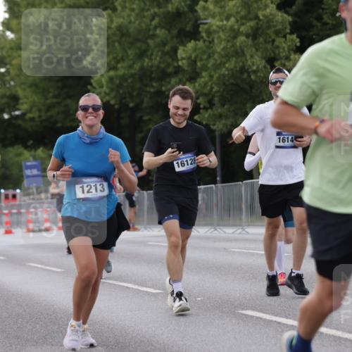 29.06.2025 - hella hamburg halbmarathon Jannik Wohlers http://msf.ph/oto/8289775 29.06.2025 10:04:07 Lombardsbrücke 1213, 1377, 1674, 2011, 2852, 3994, 4146, 4293, 4587, 5354, 5365, 5869, 8217, 9489, 10213, 10709, 10834, 10962, 12924, 12998, 13625, 14340, 14436, 14917, 16128, 16145, 16753, 16989, 17113, 17434, 17569, 17685, 17686, 17763, 18098, 18520, 18525 meine-sportfotos.de