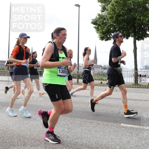 29.06.2025 - hella hamburg halbmarathon Lena Gebhardt http://msf.ph/oto/8289807 29.06.2025 10:21:09 Lombardsbrücke 3161, 6275, 7608, 13051, 1028, 1266, 1658, 2101, 2271, 2325, 2383, 2635, 2815, 2834, 2923, 2945, 2956, 2986, 3122, 3161, 3247, 3453, 3781, 3813, 3817, 4082, 4288, 4350, 5041, 5061, 5373, 5395, 5493, 5767, 6275, 6308, 6608, 6844, 7228, 7375, 7522, 7553, 7608, 7781, 8095, 8113, 8724, 8726, 8844, 8940, 9005, 9011, 9100, 9108, 9236, 9501, 9624, 9981, 10050, 10350, 10585, 10602, 11145, 11698, 12175, 12694, 12844, 13057, 13508 meine-sportfotos.de