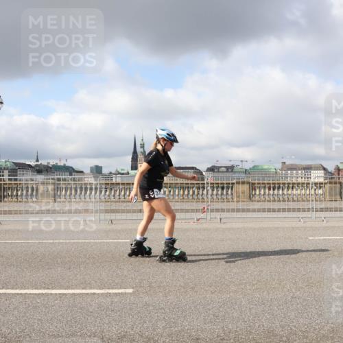 29.06.2025 - hella hamburg halbmarathon Lena Gebhardt http://msf.ph/oto/8289831 29.06.2025 09:05:48 Lombardsbrücke  meine-sportfotos.de