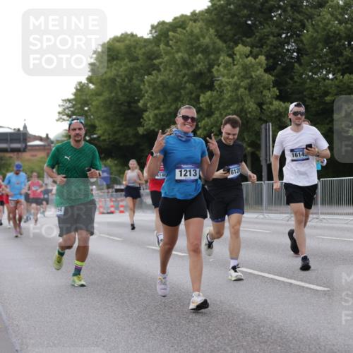 29.06.2025 - hella hamburg halbmarathon Jannik Wohlers http://msf.ph/oto/8289883 29.06.2025 10:04:08 Lombardsbrücke 1213, 1347, 1377, 1674, 2011, 2852, 3994, 4146, 4293, 5354, 5365, 5869, 6311, 8217, 9489, 10213, 10709, 10834, 10962, 12924, 12998, 13625, 14436, 14917, 16128, 16145, 16753, 16989, 17113, 17434, 17569, 17685, 17686, 17763, 18098, 18520, 18525 meine-sportfotos.de