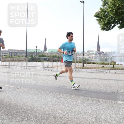 29.06.2025 - hella hamburg halbmarathon Lena Gebhardt http://msf.ph/oto/8289886 29.06.2025 10:11:50 Lombardsbrücke 1328, 1531, 1866, 1992, 3363, 4227, 5379, 5605, 7571, 8115, 8807, 8810, 9191, 9428, 10042, 10372, 10409, 10428, 11321, 11507, 11525, 11537, 11581, 11755, 11917, 12473, 13171, 13177, 13203, 13542, 13939, 13958, 14008, 14196, 14384, 15137, 15797, 15945, 16976, 17080, 17638, 17774, 17866, 18261, 18278, 18382, 18395, 18655, 19172 meine-sportfotos.de