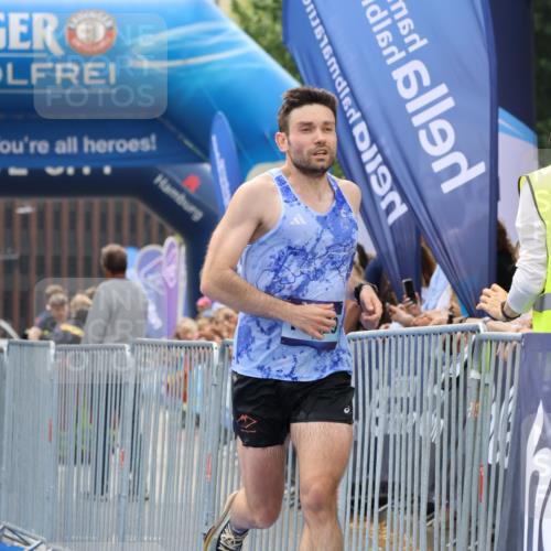 29.06.2025 - hella hamburg halbmarathon Strokosch-Dieckow http://msf.ph/oto/8289891 29.06.2025 10:20:04 Ziel 9255, 11829, 18848 meine-sportfotos.de