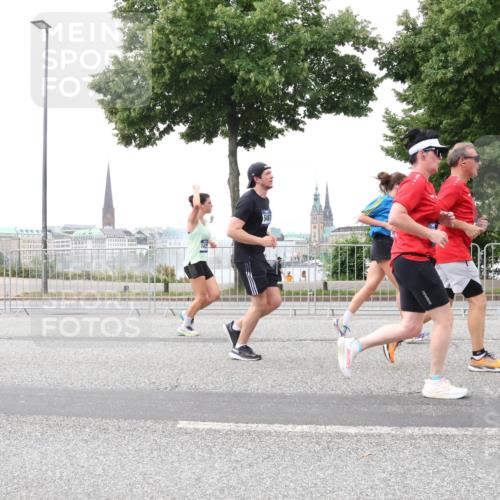 29.06.2025 - hella hamburg halbmarathon Lena Gebhardt http://msf.ph/oto/8289921 29.06.2025 10:55:42 Lombardsbrücke 14, 5487, 1616, 1873, 1917, 2793, 3101, 3115, 3157, 3244, 3577, 4265, 4470, 4628, 4896, 5040, 5220, 5222, 5483, 5487, 5575, 6055, 6056, 6113, 6257, 6594, 7516, 7548, 7680, 7969, 8110, 8527, 8532, 8533, 8626, 8648, 9548, 9614, 9618, 9857, 9858, 9861, 9865, 9956, 10094, 10436, 10438, 10449, 10559, 10593, 10885, 11109, 11903, 11962, 11963, 12695, 12902, 13098, 13230, 14727, 15152, 15160, 16385 meine-sportfotos.de