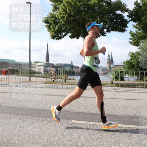 29.06.2025 - hella hamburg halbmarathon Lena Gebhardt http://msf.ph/oto/8289934 29.06.2025 09:46:17 Lombardsbrücke 1080, 1344, 1889, 1894, 2460, 2525, 3809, 3843, 3955, 4463, 4477, 4812, 5042, 5187, 6169, 6495, 6878, 7055, 7186, 7534, 7845, 7880, 7901, 8062, 8784, 8864, 8956, 9345, 10270, 10298, 10453, 10484, 10865, 10929, 11199, 11230, 11282, 11833, 12189, 12232, 12681, 12987, 13167, 13252, 13343, 13617, 13686, 13754, 13961, 14167, 14276, 14293, 15115, 15391, 15689, 15902, 16065, 16140, 16243, 16507, 16580, 16931, 17213, 17768 meine-sportfotos.de