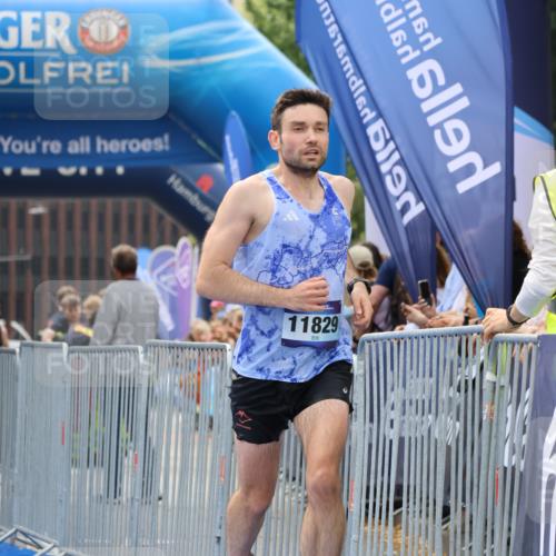 29.06.2025 - hella hamburg halbmarathon Strokosch-Dieckow http://msf.ph/oto/8289946 29.06.2025 10:20:04 Ziel 9255, 11829, 18848 meine-sportfotos.de