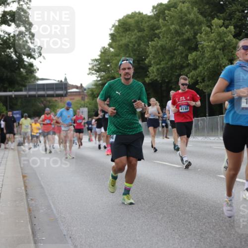 29.06.2025 - hella hamburg halbmarathon Jannik Wohlers http://msf.ph/oto/8289995 29.06.2025 10:04:08 Lombardsbrücke 1213, 1347, 1377, 1674, 2011, 2852, 3994, 4146, 4293, 5354, 5365, 5869, 6311, 8217, 9489, 10213, 10709, 10834, 10962, 12924, 12998, 13625, 14436, 14917, 16128, 16145, 16753, 16989, 17113, 17434, 17569, 17685, 17686, 17763, 18098, 18520, 18525 meine-sportfotos.de