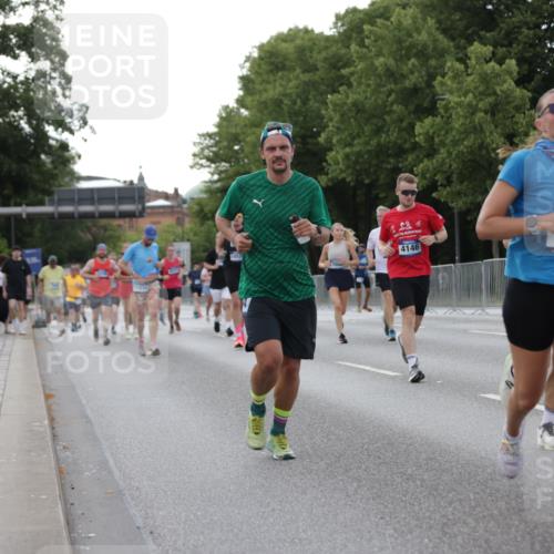 29.06.2025 - hella hamburg halbmarathon Jannik Wohlers http://msf.ph/oto/8290006 29.06.2025 10:04:08 Lombardsbrücke 1213, 1347, 1377, 1674, 2011, 2852, 3994, 4146, 4293, 5354, 5365, 5869, 6311, 8217, 9489, 10213, 10709, 10834, 10962, 12924, 12998, 13625, 14436, 14917, 16128, 16145, 16753, 16989, 17113, 17434, 17569, 17685, 17686, 17763, 18098, 18520, 18525 meine-sportfotos.de