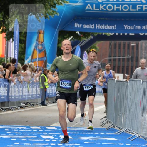 29.06.2025 - hella hamburg halbmarathon Strokosch-Dieckow http://msf.ph/oto/8290048 29.06.2025 10:19:57 Ziel 9255, 11829, 14188, 18848 meine-sportfotos.de