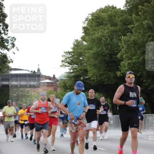 29.06.2025 - hella hamburg halbmarathon Jannik Wohlers http://msf.ph/oto/8290070 29.06.2025 10:04:11 Lombardsbrücke 1213, 1347, 1377, 1674, 2011, 2852, 3994, 4146, 4293, 5869, 6311, 9489, 10100, 10213, 10709, 10834, 10962, 12924, 13533, 13625, 15532, 16128, 16145, 16753, 16989, 16995, 17113, 17434, 17540, 17569, 17685, 17686, 17763, 18098, 18520, 18525 meine-sportfotos.de