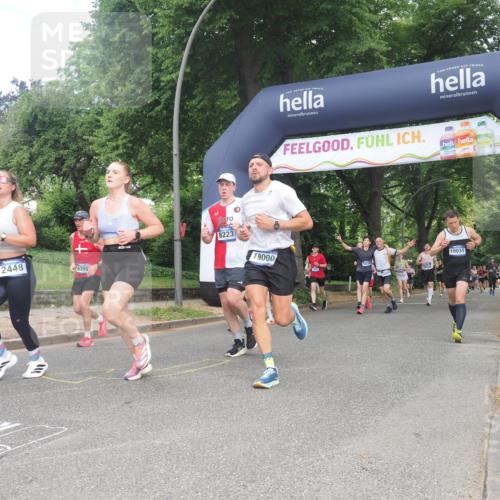 29.06.2025 - hella hamburg halbmarathon KatJ http://msf.ph/oto/8290106 29.06.2025 10:42:00 Zwischen KM18-KM19 1143, 2448, 4231, 4897, 6355, 6356, 8223 meine-sportfotos.de