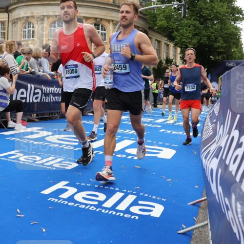 29.06.2025 - hella hamburg halbmarathon Strokosch-Dieckow http://msf.ph/oto/8290133 29.06.2025 10:49:42 Ziel 2504, 2706, 2937, 3060, 3543, 5894, 5978, 6115, 6125, 7332, 9200, 9463, 9551, 9619, 9723, 9924, 11975, 11977, 13159, 14794, 16800, 16843, 16877, 17282, 17753, 18058, 18451, 18926 meine-sportfotos.de
