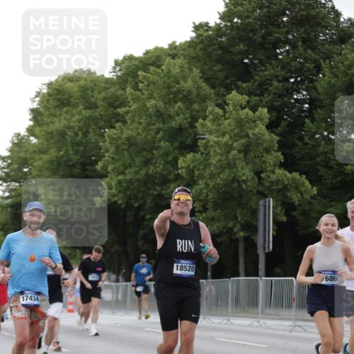 29.06.2025 - hella hamburg halbmarathon Jannik Wohlers http://msf.ph/oto/8290143 29.06.2025 10:04:12 Lombardsbrücke 1213, 1316, 1347, 1377, 1674, 2011, 2463, 2852, 3994, 4146, 4293, 5869, 6311, 9489, 10100, 10213, 10709, 10834, 10962, 12924, 13533, 13625, 15532, 16128, 16145, 16753, 16989, 16995, 17113, 17434, 17540, 17569, 17685, 17686, 17763, 18098, 18520, 18525 meine-sportfotos.de