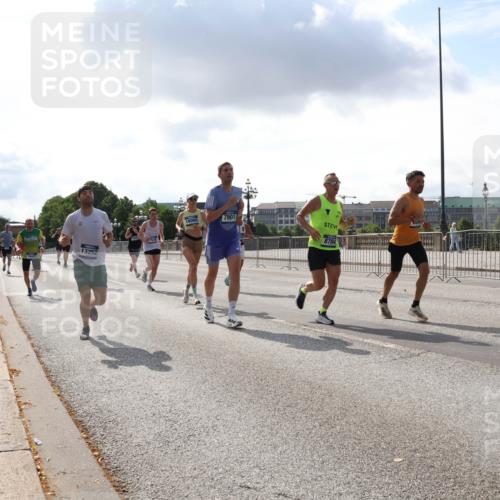 29.06.2025 - hella hamburg halbmarathon Lena Gebhardt http://msf.ph/oto/8290168 29.06.2025 09:46:19 Lombardsbrücke 16065, 7901, 7534, 13252, 8784, 1361, 1080, 1344, 1889, 1894, 2460, 2525, 3809, 3843, 3955, 4463, 4477, 4812, 5042, 6169, 6495, 6878, 7055, 7186, 7534, 7845, 7880, 7901, 8062, 8784, 8864, 8956, 9345, 10270, 10298, 10453, 10484, 10865, 10929, 11199, 11230, 11282, 11304, 11661, 11833, 12189, 12681, 12987, 13167, 13252, 13617, 13686, 13754, 13961, 14167, 14276, 14293, 15115, 15391, 15689, 15902, 16065, 16140, 16243, 16507, 16580, 16811, 16931, 17213, 17768 meine-sportfotos.de