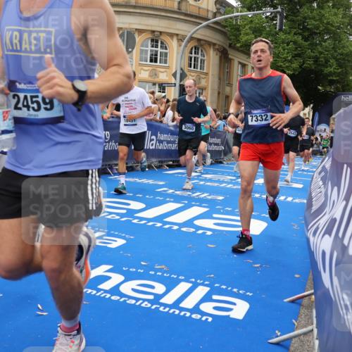 29.06.2025 - hella hamburg halbmarathon Strokosch-Dieckow http://msf.ph/oto/8290186 29.06.2025 10:49:43 Ziel 2504, 2706, 2937, 3060, 3543, 4017, 5460, 5894, 5978, 6115, 6125, 7332, 9126, 9200, 9463, 9551, 9619, 9723, 9924, 11975, 11977, 13159, 13463, 14794, 16800, 16843, 16877, 17282, 17753, 18058, 18451, 18926, 19122 meine-sportfotos.de