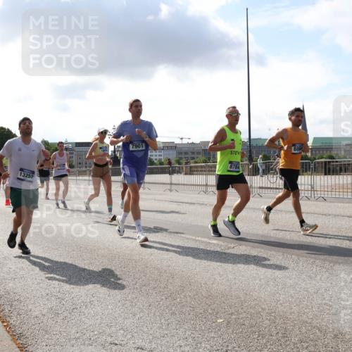 29.06.2025 - hella hamburg halbmarathon Lena Gebhardt http://msf.ph/oto/8290242 29.06.2025 09:46:19 Lombardsbrücke 13252, 7534, 7901, 1606, 886, 8784, 1080, 1344, 1889, 1894, 2460, 2525, 3809, 3843, 3955, 4463, 4477, 4812, 5042, 6169, 6495, 6878, 7055, 7186, 7534, 7845, 7880, 7901, 8062, 8784, 8864, 8956, 9345, 10270, 10298, 10453, 10484, 10865, 10929, 11199, 11230, 11282, 11304, 11661, 11833, 12189, 12681, 12987, 13167, 13252, 13617, 13686, 13754, 13961, 14167, 14276, 14293, 15115, 15391, 15689, 15902, 16065, 16140, 16243, 16507, 16580, 16811, 16931, 17213, 17768 meine-sportfotos.de