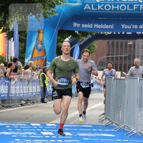 29.06.2025 - hella hamburg halbmarathon Strokosch-Dieckow http://msf.ph/oto/8290267 29.06.2025 10:19:56 Ziel 9255, 14188, 18848 meine-sportfotos.de