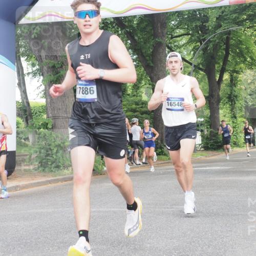29.06.2025 - hella hamburg halbmarathon KatJ http://msf.ph/oto/8290289 29.06.2025 10:12:36 Zwischen KM18-KM19  meine-sportfotos.de