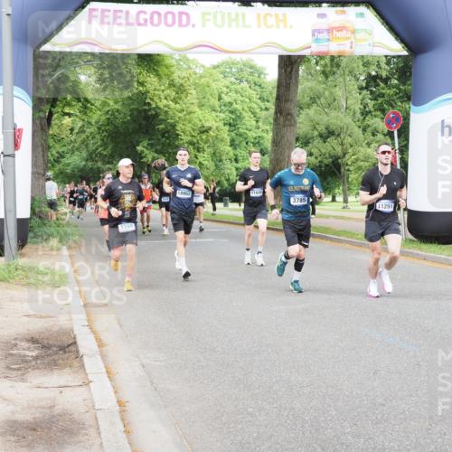 29.06.2025 - hella hamburg halbmarathon MichiJ http://msf.ph/oto/8290312 29.06.2025 10:33:27 Zwischen KM18-KM19 1424, 1569, 3785, 4270, 4997, 7709, 9159, 9585, 11291, 12643, 15651 meine-sportfotos.de