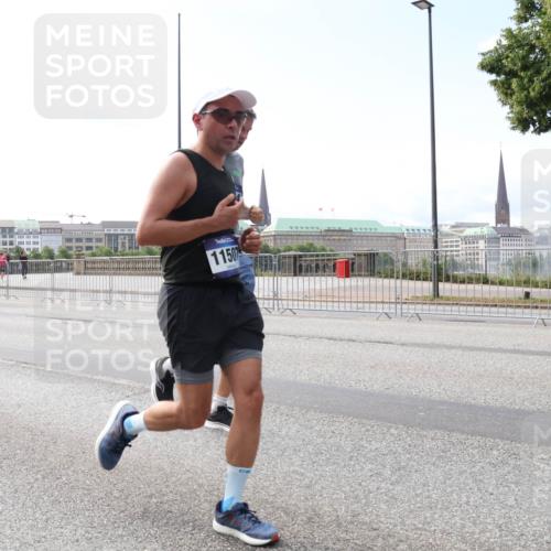 29.06.2025 - hella hamburg halbmarathon Lena Gebhardt http://msf.ph/oto/8290326 29.06.2025 10:11:51 Lombardsbrücke 1328, 1531, 1790, 1866, 1992, 3363, 4227, 5379, 5605, 7571, 8115, 8807, 8810, 9191, 9428, 10042, 10372, 10409, 10428, 11321, 11507, 11525, 11537, 11581, 11755, 11917, 12473, 13171, 13177, 13203, 13542, 13939, 13958, 14008, 14196, 14384, 15137, 15797, 15945, 16976, 17080, 17638, 17774, 17866, 18261, 18278, 18382, 18395, 18655 meine-sportfotos.de