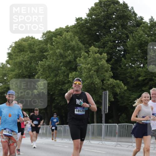 29.06.2025 - hella hamburg halbmarathon Jannik Wohlers http://msf.ph/oto/8290328 29.06.2025 10:04:12 Lombardsbrücke 1213, 1316, 1347, 1377, 1674, 2011, 2463, 2852, 3994, 4146, 4293, 5869, 6311, 9489, 10100, 10213, 10709, 10834, 10962, 12924, 13533, 13625, 15532, 16128, 16145, 16753, 16989, 16995, 17113, 17434, 17540, 17569, 17685, 17686, 17763, 18098, 18520, 18525 meine-sportfotos.de