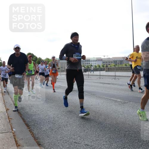 29.06.2025 - hella hamburg halbmarathon Lena Gebhardt http://msf.ph/oto/8290333 29.06.2025 09:58:43 Lombardsbrücke 2883, 17346, 16470, 1370, 17698, 15854, 7716, 1727, 1190, 1285, 1410, 1485, 1715, 1719, 1727, 1815, 1946, 1951, 2029, 2034, 2518, 2656, 2840, 2883, 2907, 3037, 3041, 3097, 3334, 3819, 3859, 3952, 4120, 4152, 4167, 4903, 5077, 5084, 5093, 5259, 5378, 5721, 5894, 6272, 6294, 6433, 6592, 6629, 6657, 6759, 6877, 6897, 7082, 7369, 7716, 7732, 7856, 7896, 8068, 8154, 8311, 8322, 8393, 8590, 8639, 8721, 8798, 8825, 9012, 9057, 9562, 9655, 9656, 9727, 9770, 10084, 10488 meine-sportfotos.de