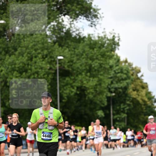 29.06.2025 - hella hamburg halbmarathon Dr. Thomas Lammeyer http://msf.ph/oto/8290348 29.06.2025 10:37:20 Kennedybrücke 1078, 1199, 1324, 1373, 1732, 1879, 1995, 2059, 2085, 2384, 2838, 3221, 3341, 3422, 3560, 3653, 3871, 4030, 4096, 4164, 4446, 4555, 5156, 5180, 5581, 5917, 6773, 6861, 7705, 8175, 8595, 8839, 8993, 9289, 9471, 9750, 9768, 9780, 10770 meine-sportfotos.de