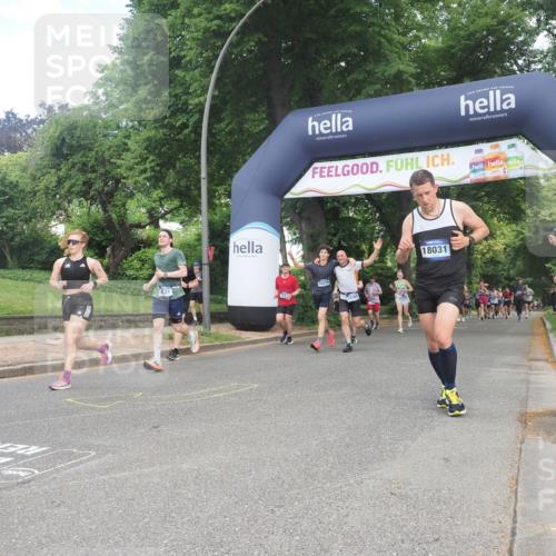 29.06.2025 - hella hamburg halbmarathon KatJ http://msf.ph/oto/8290458 29.06.2025 10:42:01 Zwischen KM18-KM19 1193, 2448, 4231, 4897, 6355, 6356, 8223 meine-sportfotos.de