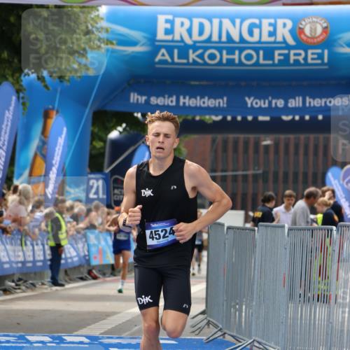 29.06.2025 - hella hamburg halbmarathon Strokosch-Dieckow http://msf.ph/oto/8290550 29.06.2025 10:19:44 Ziel 4524 meine-sportfotos.de