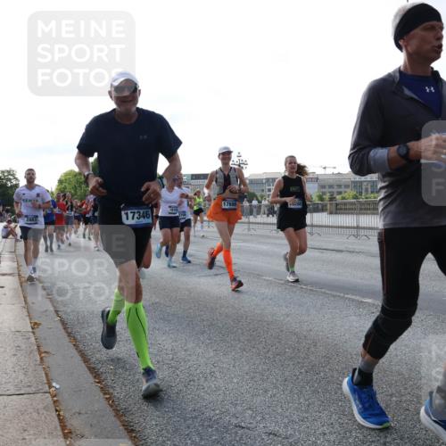 29.06.2025 - hella hamburg halbmarathon Lena Gebhardt http://msf.ph/oto/8290637 29.06.2025 09:58:44 Lombardsbrücke 17698, 268, 16108, 2883, 17346, 1190, 1285, 1410, 1485, 1715, 1719, 1727, 1815, 1946, 1951, 2029, 2034, 2518, 2656, 2840, 2883, 2907, 3037, 3041, 3097, 3334, 3819, 3859, 3952, 4120, 4152, 4167, 4903, 5077, 5084, 5093, 5259, 5378, 5721, 5894, 6272, 6294, 6433, 6592, 6629, 6657, 6759, 6877, 6897, 7082, 7369, 7716, 7732, 7856, 7896, 8068, 8154, 8311, 8322, 8393, 8590, 8639, 8721, 8798, 8825, 9012, 9057, 9562, 9655, 9656, 9727, 9770, 10084, 10488 meine-sportfotos.de