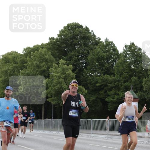 29.06.2025 - hella hamburg halbmarathon Jannik Wohlers http://msf.ph/oto/8290647 29.06.2025 10:04:13 Lombardsbrücke 1213, 1316, 1347, 1377, 1674, 2011, 2463, 2698, 2852, 3994, 4146, 4293, 5869, 6311, 9489, 10100, 10213, 10709, 10834, 10962, 12125, 12924, 13533, 13625, 15532, 16128, 16145, 16753, 16989, 16995, 17113, 17434, 17540, 17569, 17685, 17686, 17763, 18098, 18520, 18525 meine-sportfotos.de
