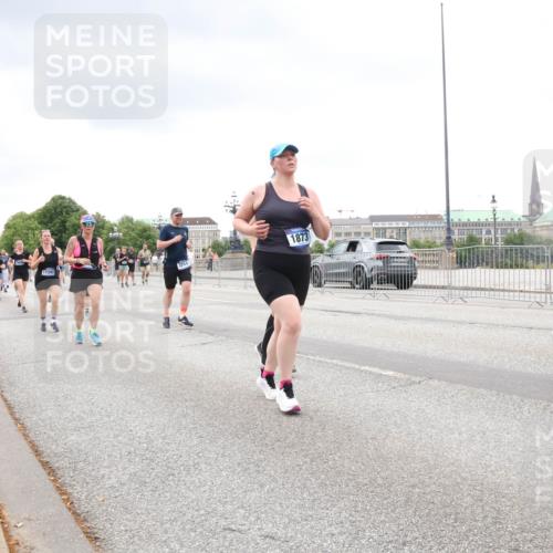 29.06.2025 - hella hamburg halbmarathon Lena Gebhardt http://msf.ph/oto/8290665 29.06.2025 10:55:46 Lombardsbrücke 1873, 17392, 1508, 1616, 1873, 1917, 2793, 3101, 3115, 3157, 3244, 3268, 3577, 4265, 4470, 4473, 4628, 4896, 5040, 5220, 5222, 5306, 5483, 5487, 5575, 5994, 6055, 6056, 6113, 6257, 6494, 6594, 7516, 7548, 7616, 7680, 7969, 8110, 8527, 8532, 8533, 8626, 8648, 9548, 9614, 9618, 9838, 9857, 9858, 9861, 9865, 9956, 10094, 10436, 10438, 10449, 10559, 10593, 10640, 10885, 11109, 11903, 11962, 11963, 12695, 12902, 13230, 14727, 15152, 16385 meine-sportfotos.de