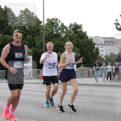 29.06.2025 - hella hamburg halbmarathon Jannik Wohlers http://msf.ph/oto/8290701 29.06.2025 10:04:14 Lombardsbrücke 1213, 1316, 1347, 1377, 2011, 2463, 2698, 2852, 3994, 4146, 4293, 5869, 6311, 8049, 9489, 10100, 10213, 10709, 10834, 12125, 12924, 13533, 13625, 15532, 16128, 16145, 16753, 16995, 17113, 17434, 17540, 17569, 17685, 17686, 18520, 18525 meine-sportfotos.de