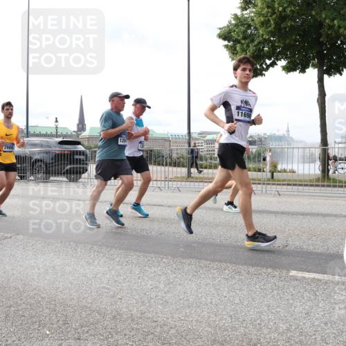 29.06.2025 - hella hamburg halbmarathon Lena Gebhardt http://msf.ph/oto/8290746 29.06.2025 10:21:14 Lombardsbrücke 9108, 7221, 9, 2986, 1256, 11698, 1028, 1266, 1401, 1658, 2271, 2383, 2635, 2815, 2923, 2945, 2956, 2986, 3122, 3161, 3247, 3453, 3813, 3817, 3825, 3826, 4082, 4350, 4786, 5041, 5061, 5373, 5395, 5493, 5767, 6103, 6275, 6308, 6608, 6844, 7228, 7375, 7522, 7553, 7608, 7781, 8095, 8113, 8724, 8726, 8844, 9005, 9011, 9100, 9108, 9236, 9499, 9501, 9624, 9981, 10350, 10374, 10585, 10602, 11145, 11698, 12175, 12694, 12844, 13057, 13508 meine-sportfotos.de