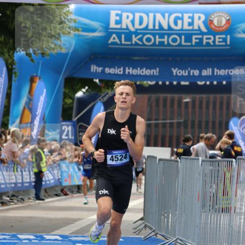 29.06.2025 - hella hamburg halbmarathon Strokosch-Dieckow http://msf.ph/oto/8290765 29.06.2025 10:19:44 Ziel 4524 meine-sportfotos.de